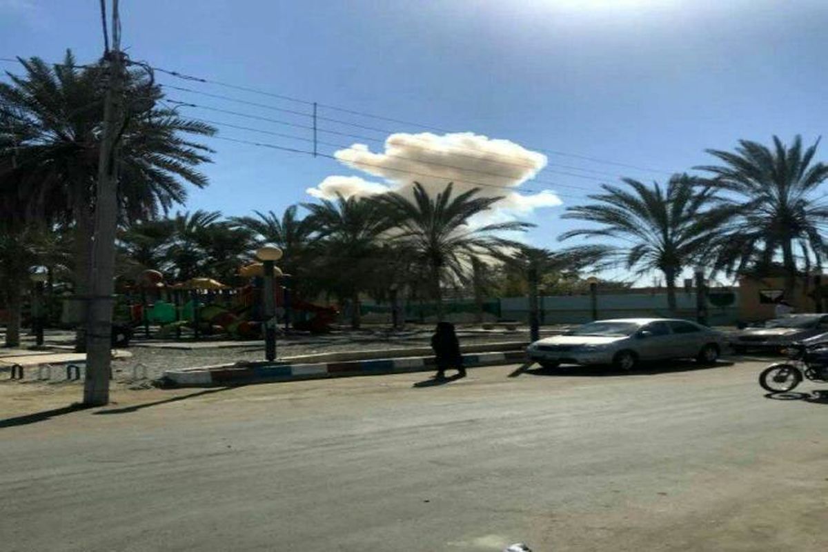 تروریست ها با خودرو حامل موادمنفجره به ستاد انتظامی چابهار حمله کرده اند/ سه نفر شهید شدند