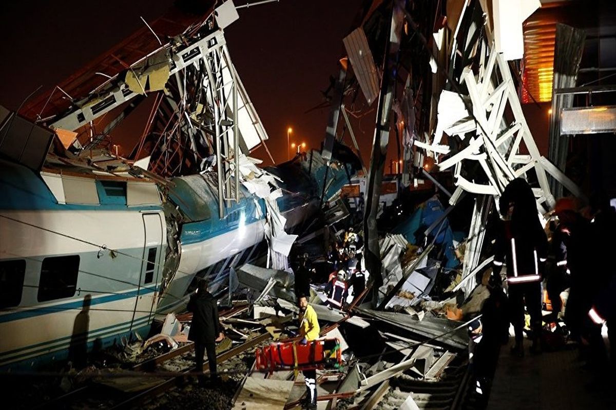 ۹ کشته و ۴۶ مصدوم در سانحه قطار سریع‌السیر آنکارا + تصاویر