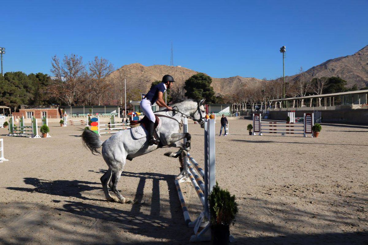 مسابقات پرش با اسب در تهران برگزار شد