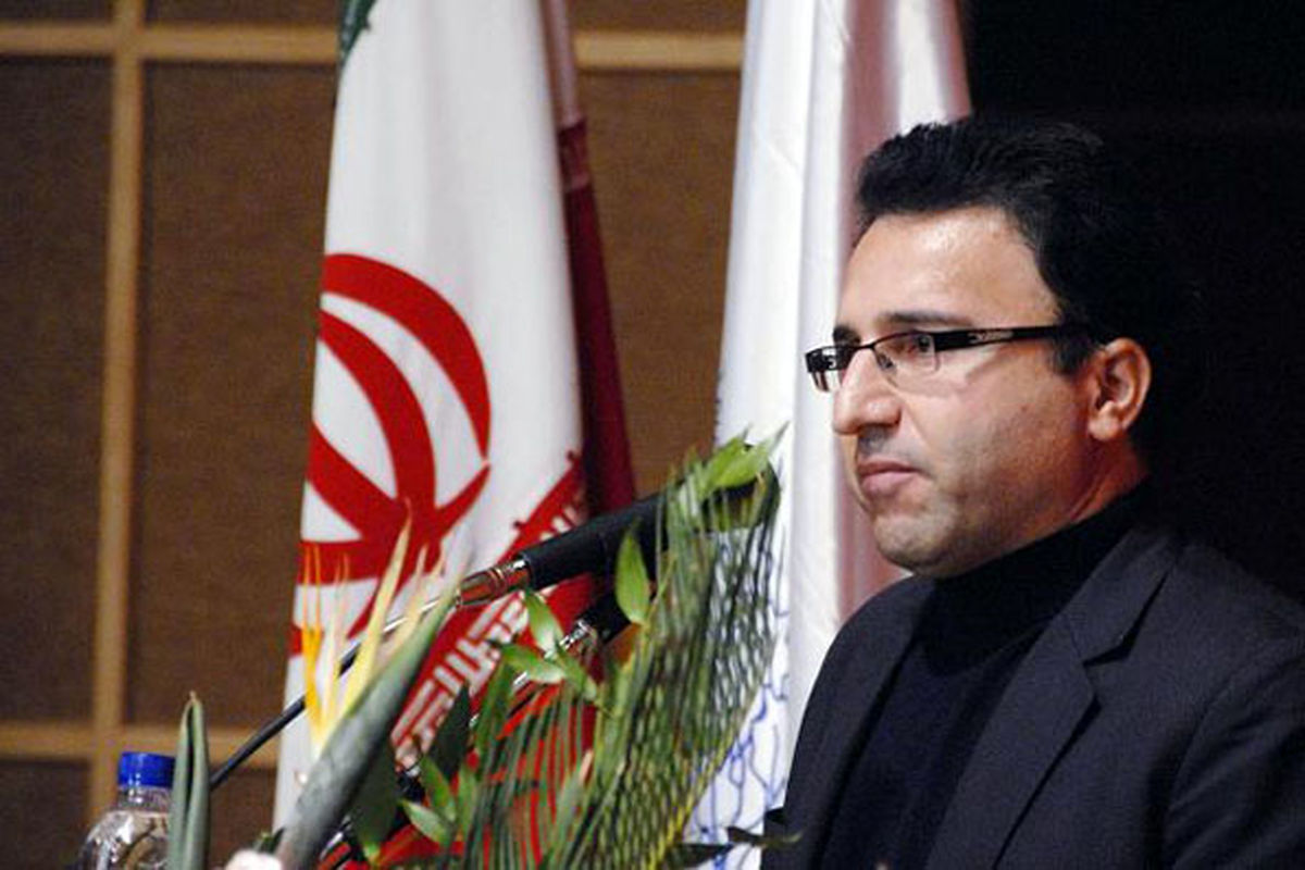 اهدای تندیس مهر حقوق بشر به "علی دایی"