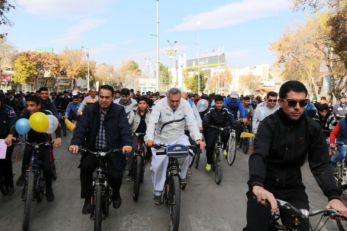 شهرداری های استان الزامات توسعه دوچرخه سواری را فراهم کنند