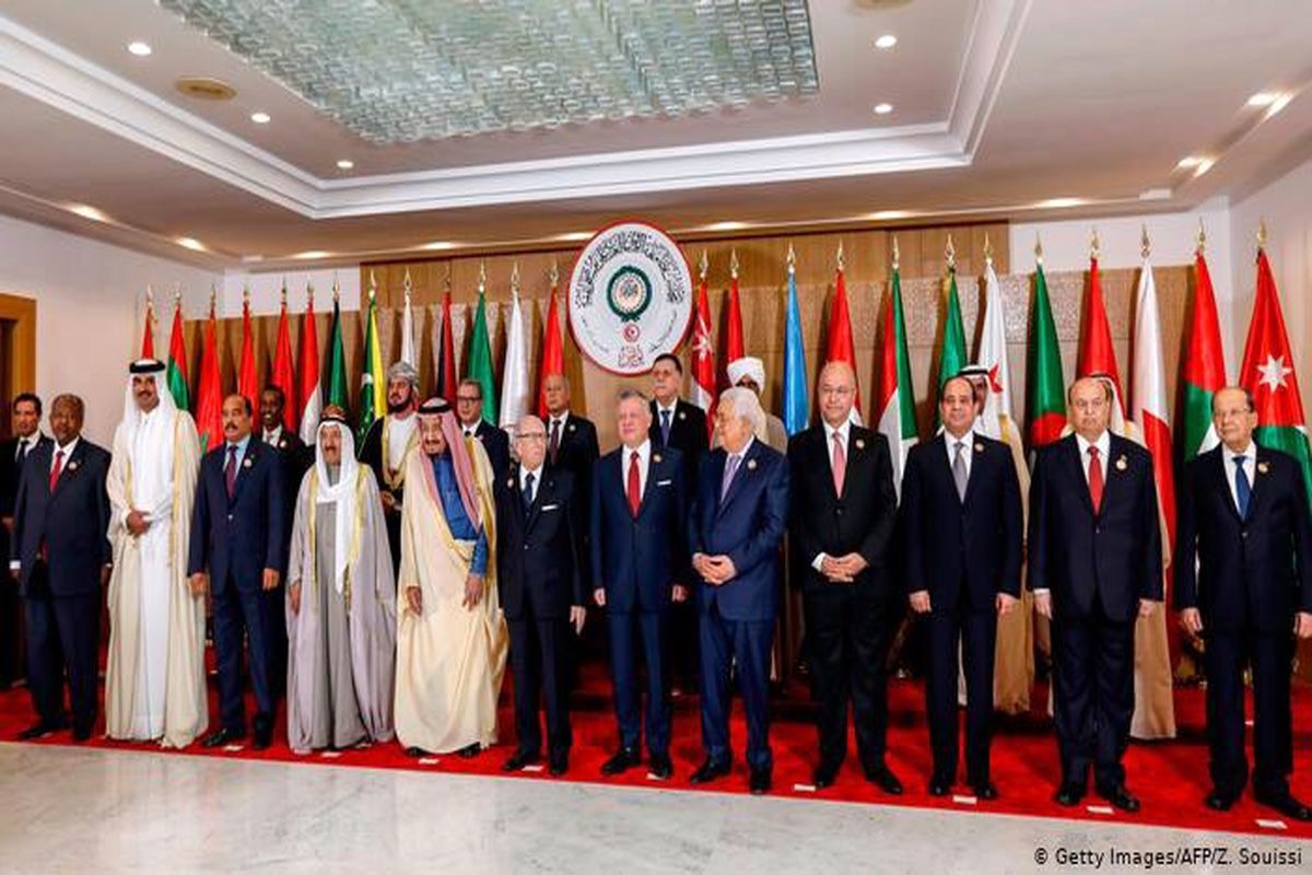 خروج ناگهانی امیر قطر از نشست اتحادیه عرب