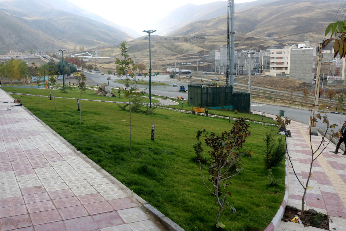 ۱۳ هزار متر مربع فضای سبز در سطح منطقه یک سنندج احداث شد