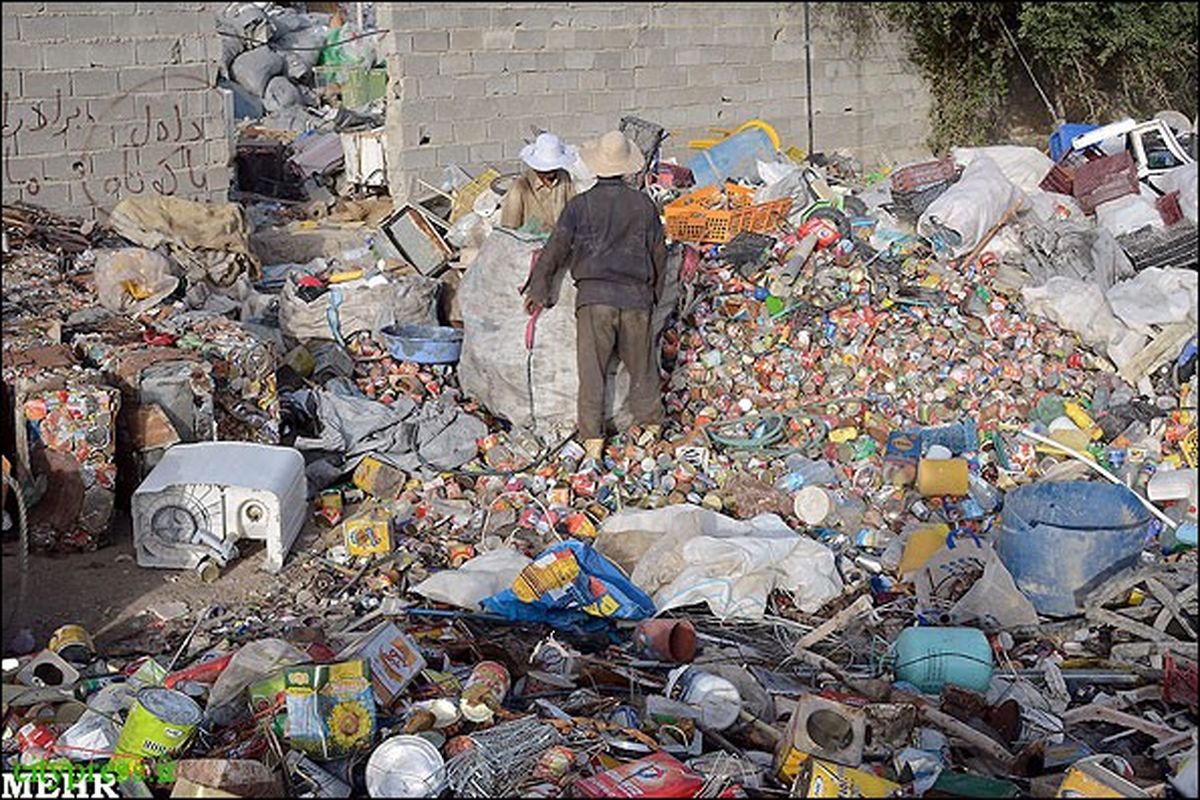 فعالیت ۵۷ مرکز ضایعاتی و جمع آوری زباله در خرم آباد /  لزوم انتقال این مراکز به بیرون از شهر