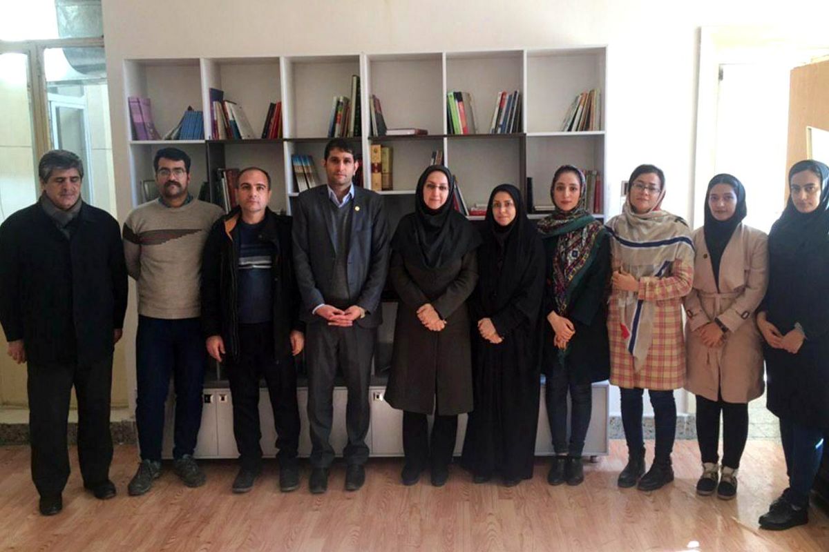 مدیر کل کتابخانه های عمومی کردستان از خانه جوانان سنندج بازدید کرد