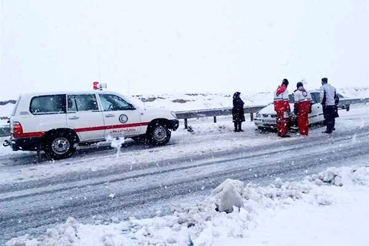 ۲۶۰۰ نفر از مسافران گرفتار در برف و کولاک، در روستاها و شهرهای استان اسکان یافتند