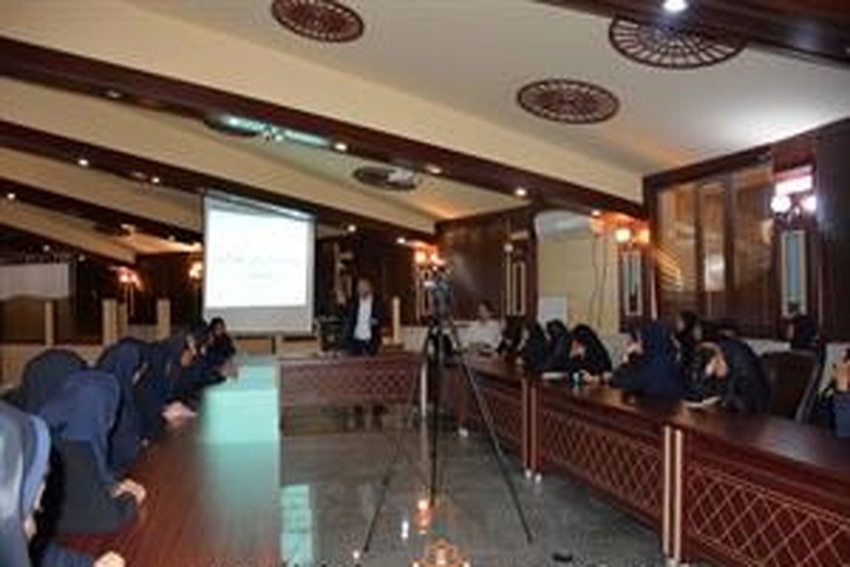 برگزاری کارگاه‌های آموزشی هرمزگان‌ شناسی در مرکز اسناد تاریخی شهرداری بندرعباس
