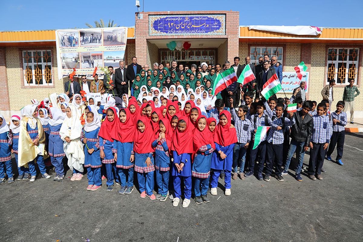 دو مدرسه با همت فعالان اقتصادی در نرماشیر و فهرج افتتاح شد