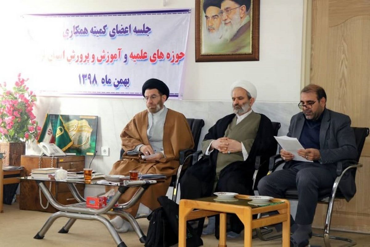 برگزاری نماز جماعت مدارس با حضور ۳۰۰ روحانی در لرستان