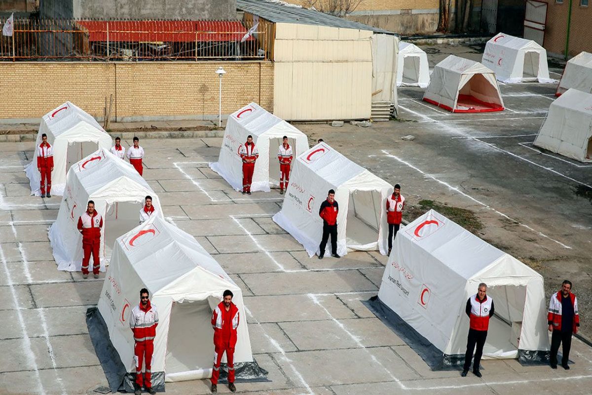 حدود ۵ هزار چادر میان زلزله‌زدگان آذربایجان غربی توزیع شد