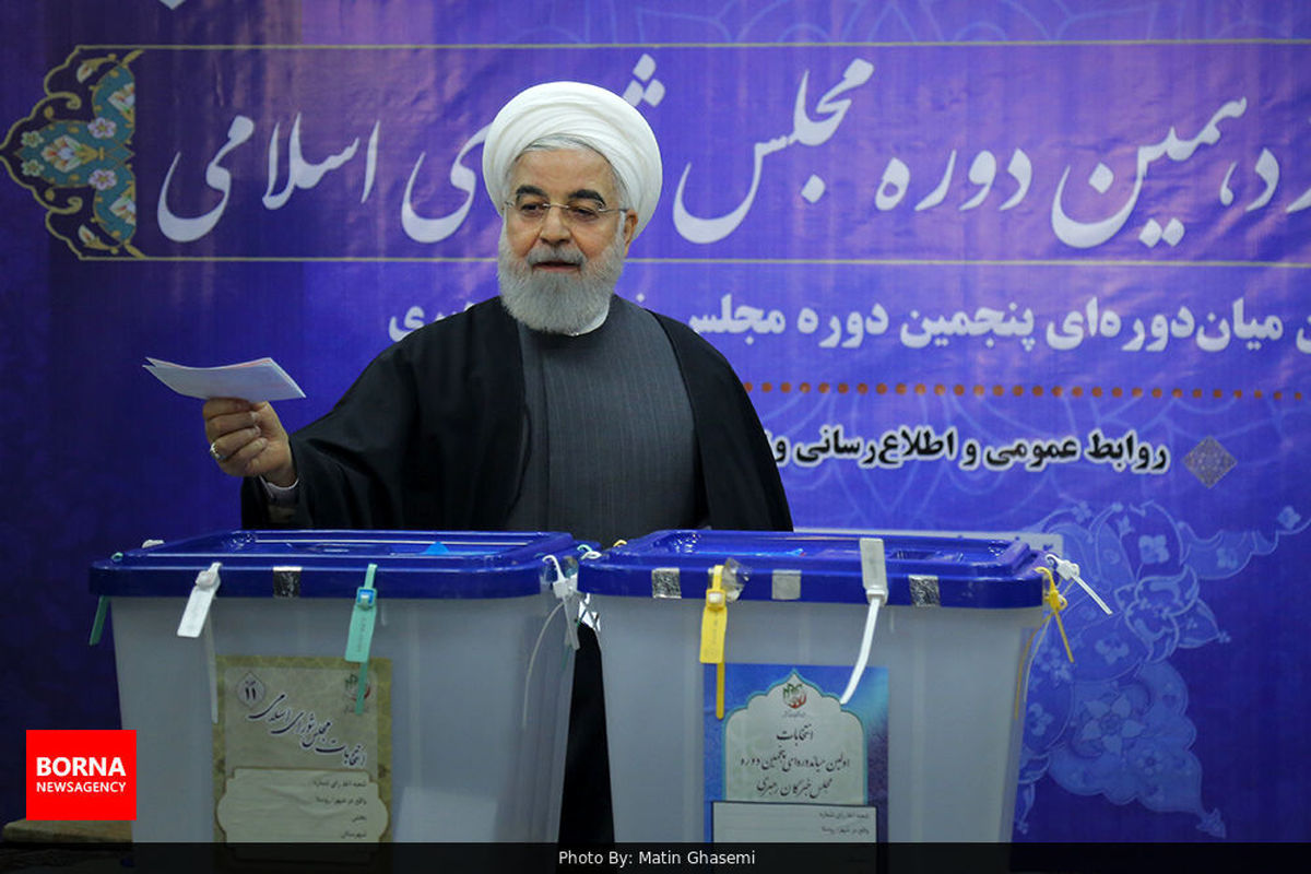 دکتر روحانی رای خود را به صندوق ریخت/ بازدید از بخش‌های مختلف ستاد انتخابات کشور