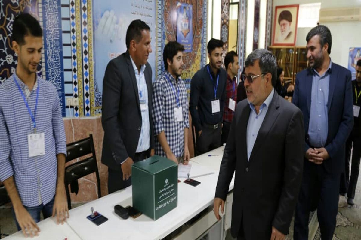بازدید استاندار هرمزگان از شعب اخذ رأی انتخابات مجلس شورای اسلامی در بندرعباس