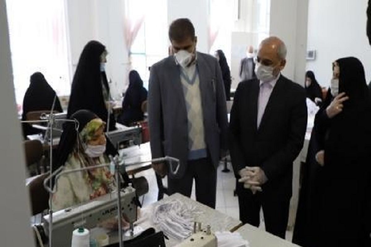 بازدید وزیر آموزش وپرورش از هنرستان تولید ماسک‌های تنفسی