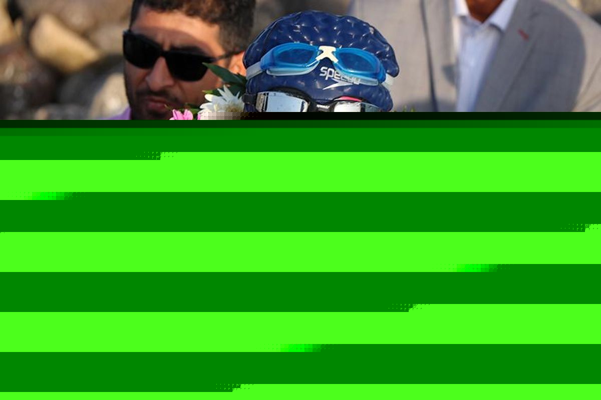 شنای استقامت از خصب به بندرعباس انجام شد