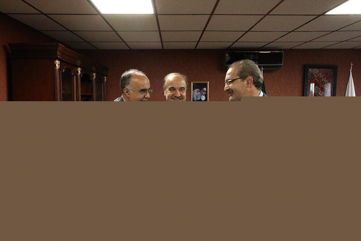 سلطانی‌فر: حسینی می‌تواند منشا خدمات زیادی باشند/ با درایت، صرفه‌جویی و همگرایی از شرایط ویژه عبور می‌کنیم