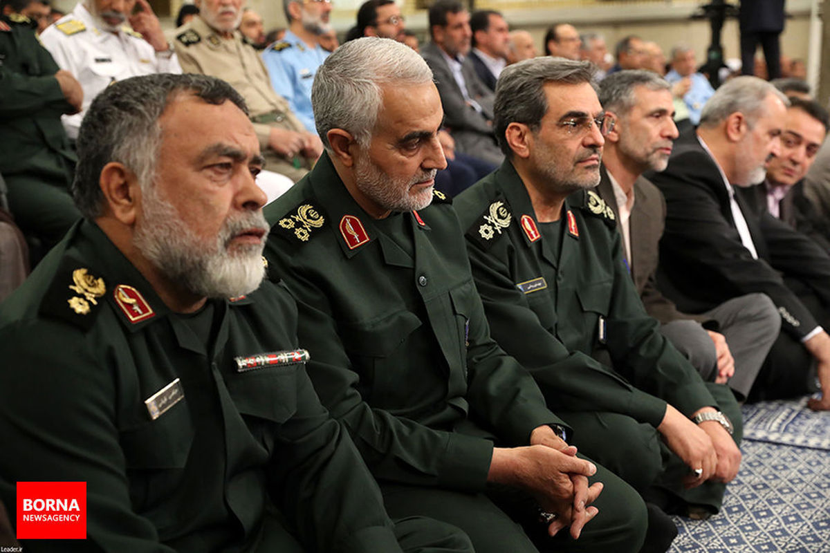 همه آمدند، از احمدی نژاد تا حاتمی کیا و سردار سلیمانی