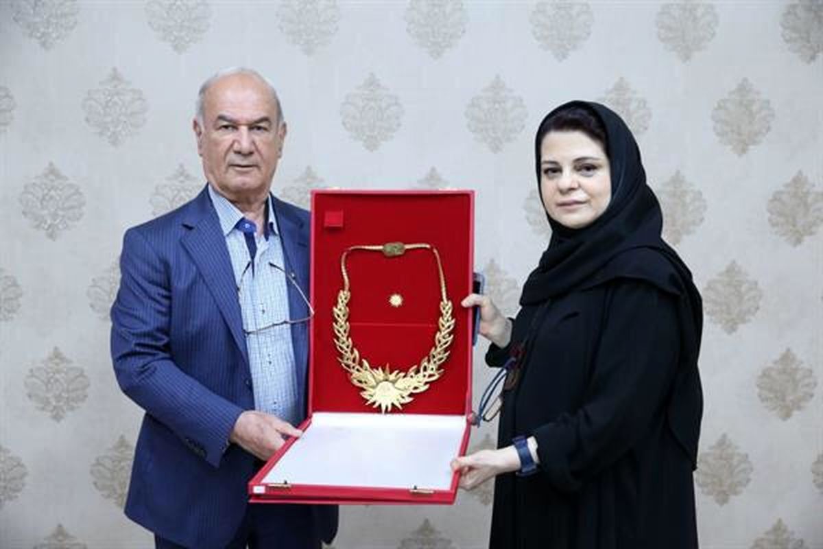 افشارزاده، نشان ویژه شایستگی OCA را تقدیم موزه ملی ورزش کرد