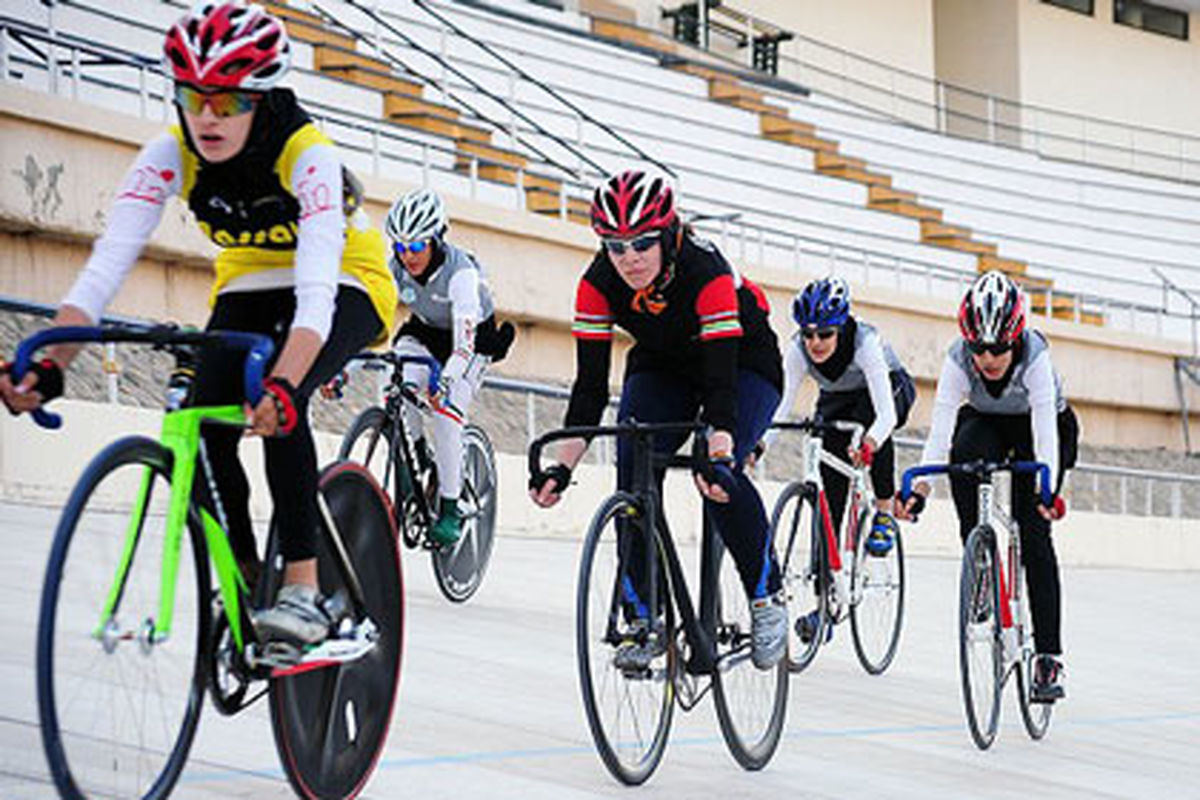 برگزاری مسابقات دوچرخه سواری سرعت بانوان استان در مشهد