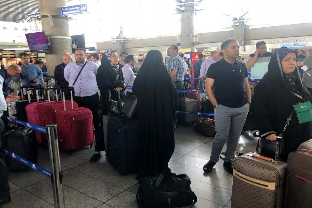 درگیری  مسافران پرواز تهران - نجف با مسئولان شرکت قشم ایر در فرودگاه امام خمینی