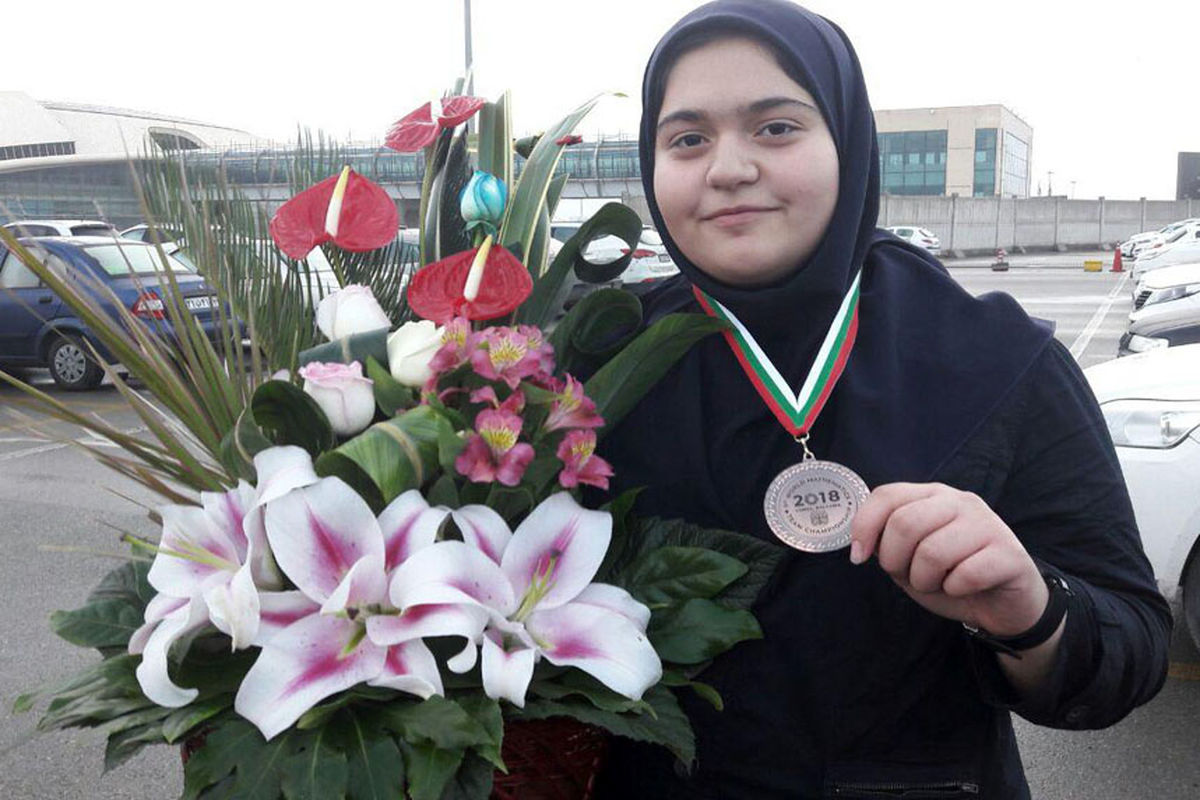مقام سوم جهان مسابقات زیست شناسی در روسیه به دختر نوجوان سنندجی رسید