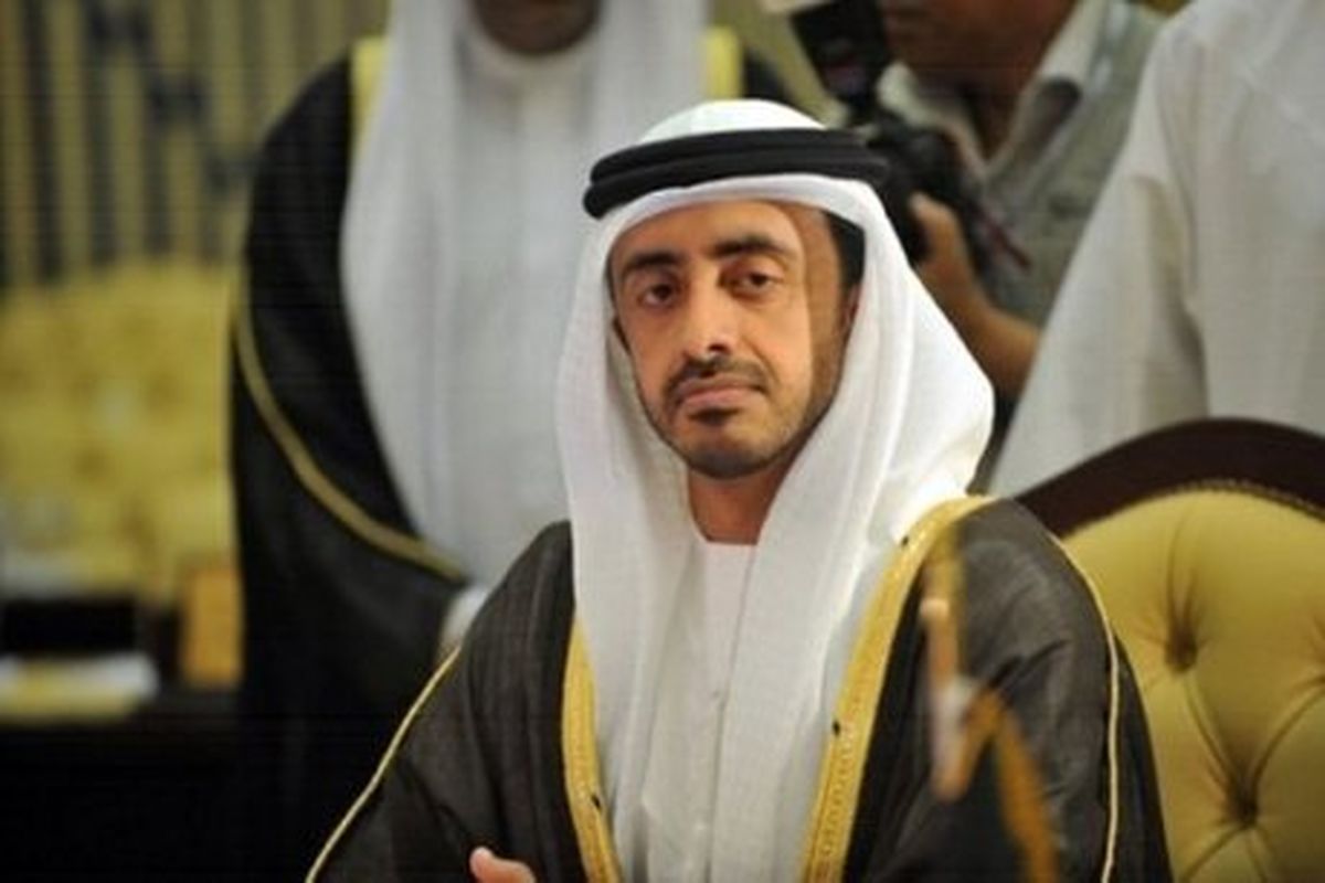 وزیر امور خارجه امارات پا از گلیمش درازتر می کند!
