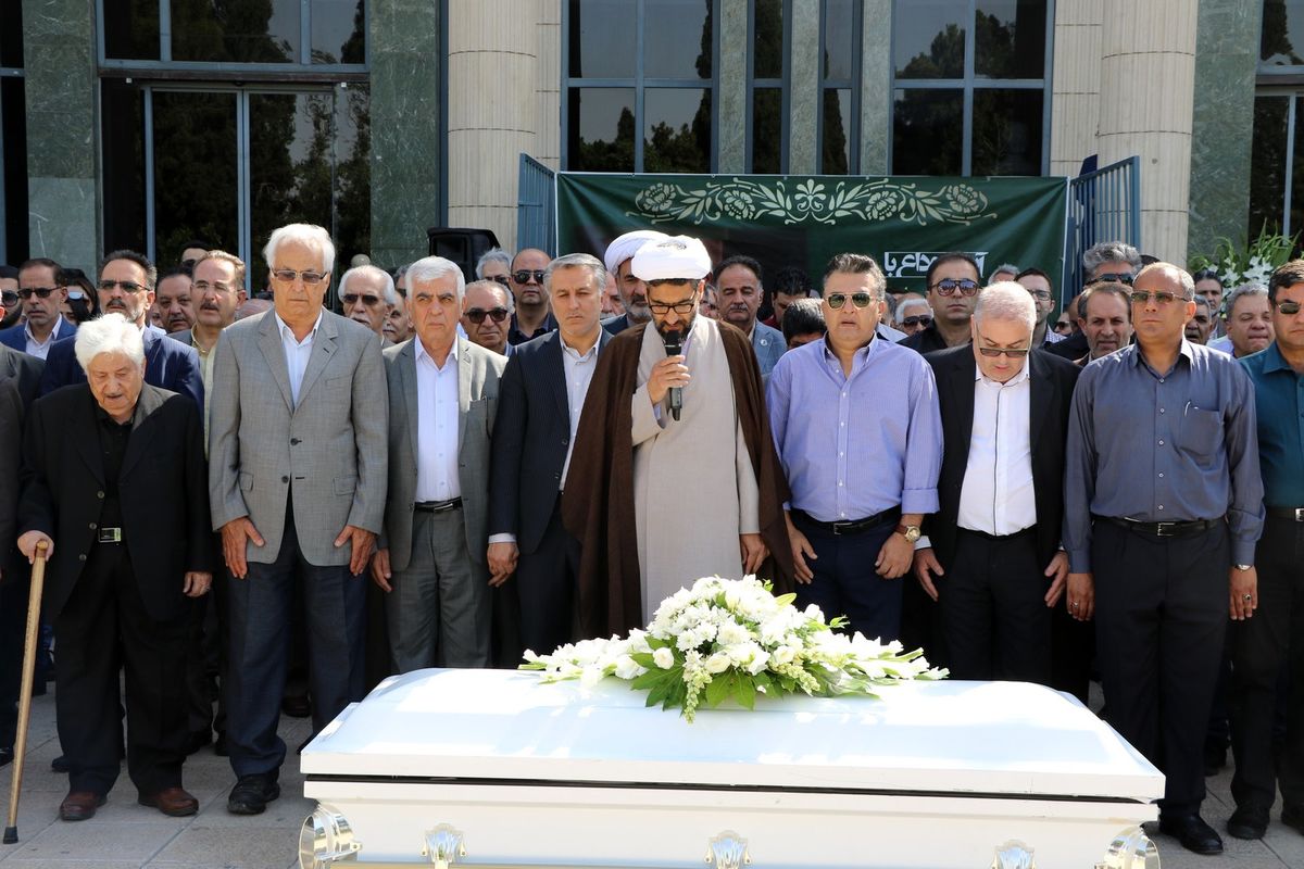 پیکر ناصر امامی شاعر و ادیب در شیراز تشییع شد