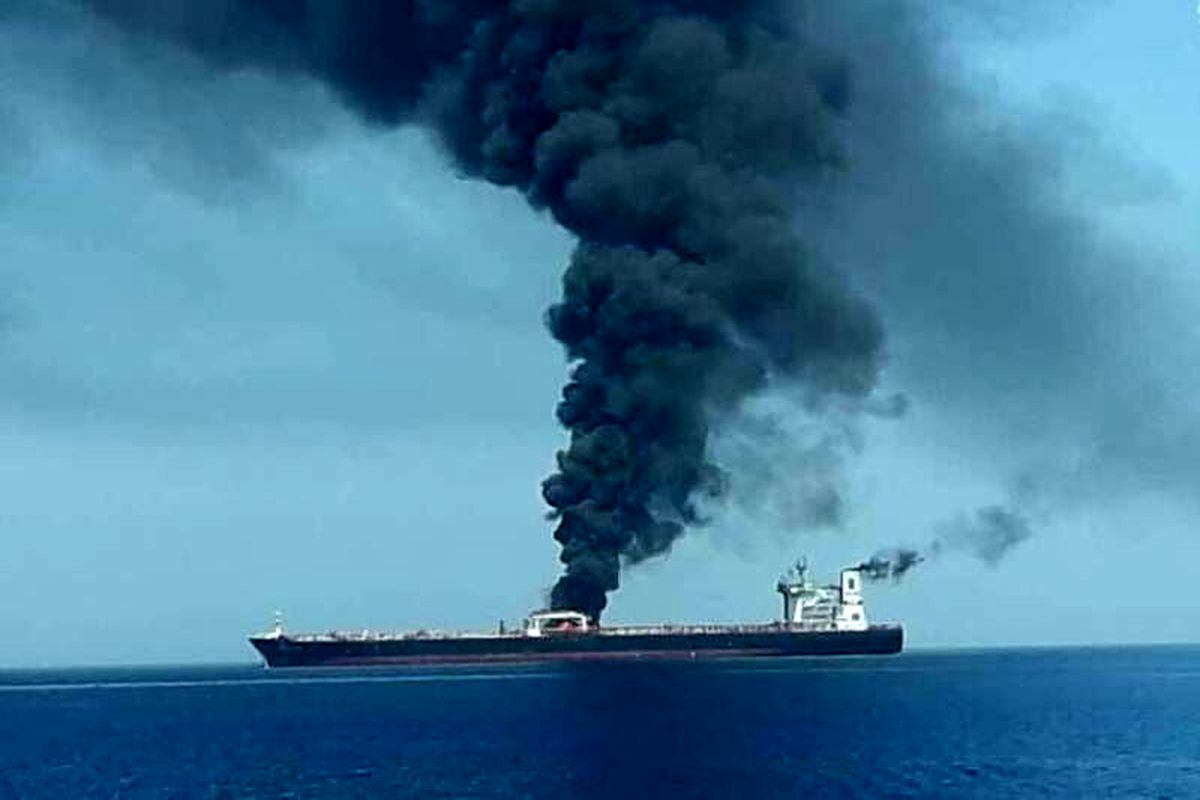 چگونگی و ابعاد حادثه نفتکش ها در دریای عمان درحال بررسی است