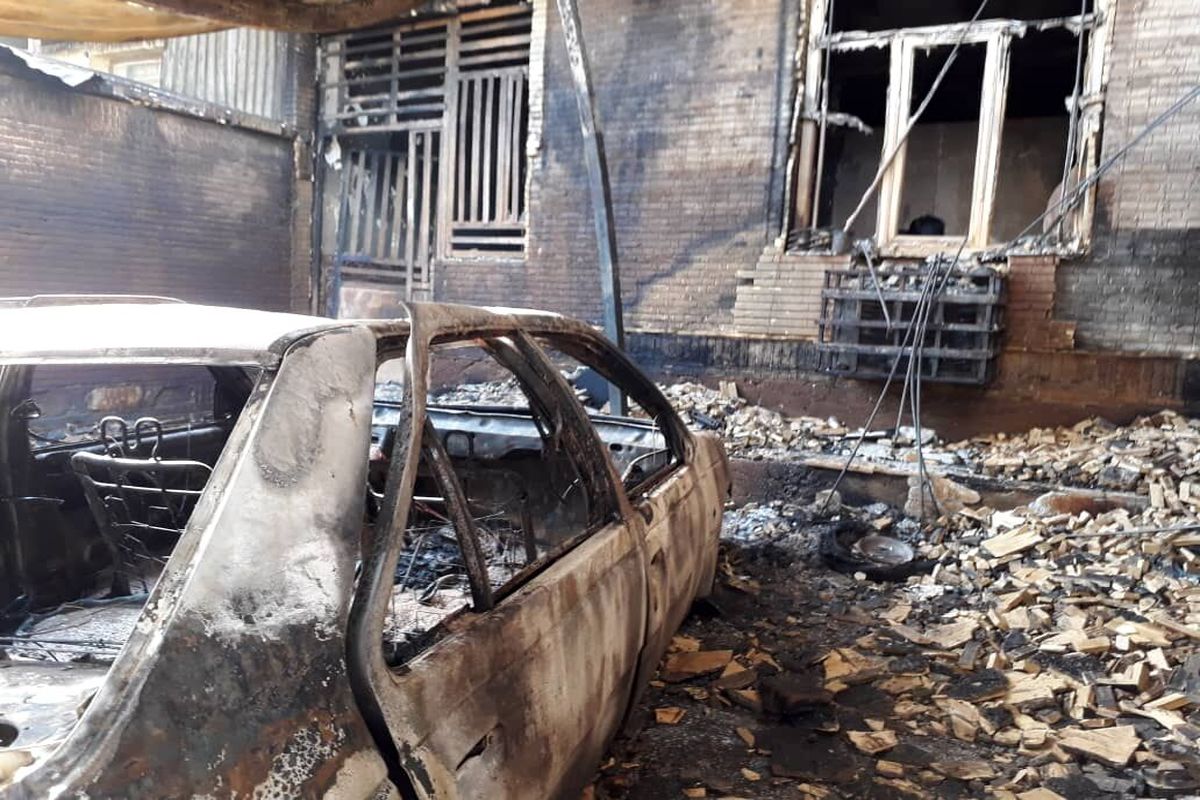 خودروی حامل بنزین یک خانه در گلشهر چابهار را به آتش کشید