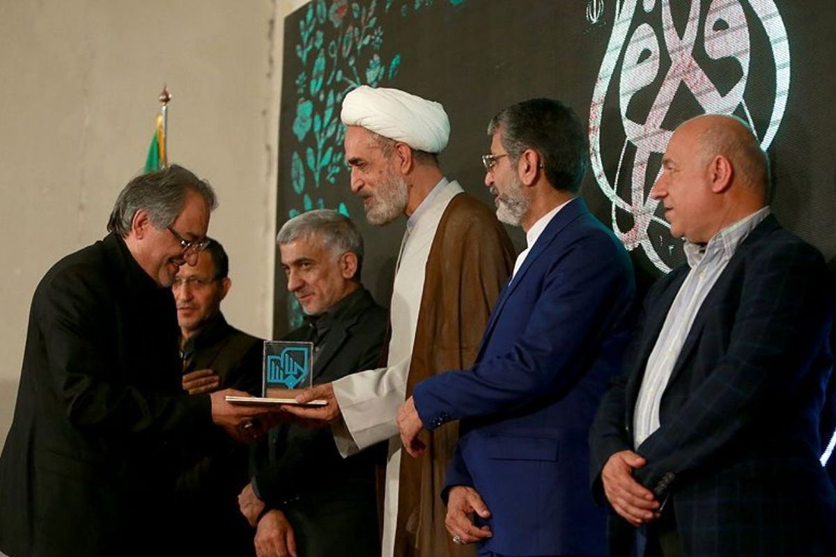 کسب عنوان نهاد برگزیده در نمایشگاه بین المللی قرآن کریم توسط شورای عالی قرآن شهرداری تهران
