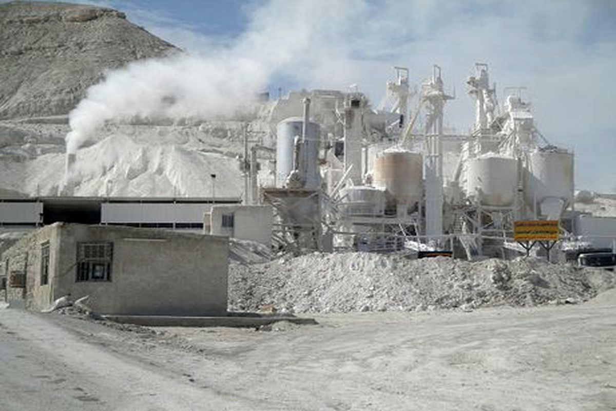 ایران از لحاظ ذخایر گچ معدنی پس از کشور ایالات متحده آمریکا در رتبه دوم دنیا قراردارد/کارخانه‌های گچ با زیان دهی در حال تولید هستند