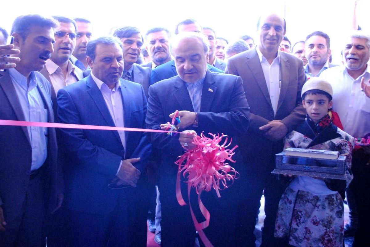 افتتاح بزرگترین سالن سرپوشیده غرب کشور در خرم آباد