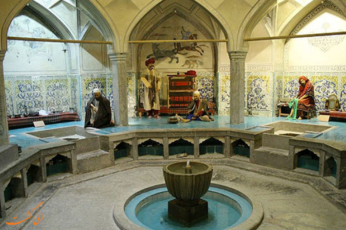 کشف سفال و کاشی های الوان درجریان مرمت حمام شیخ بهایی