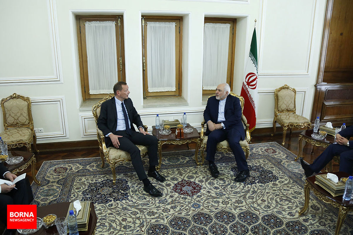 مشاور دیپلماتیک رئیس جمهور فرانسه با ظریف دیدار کرد