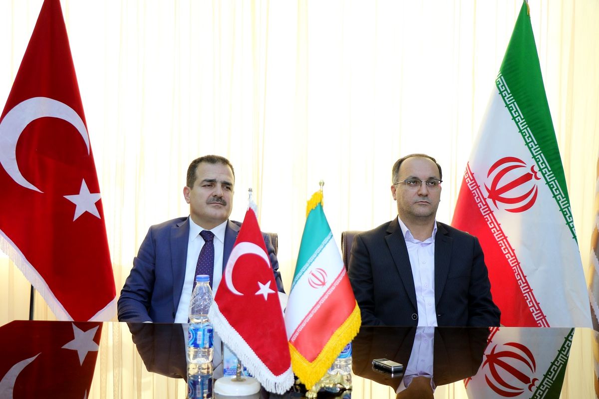 امضای تفاهم‌نامه همکاری بین فرماندار ارومیه و والی حکاری ترکیه