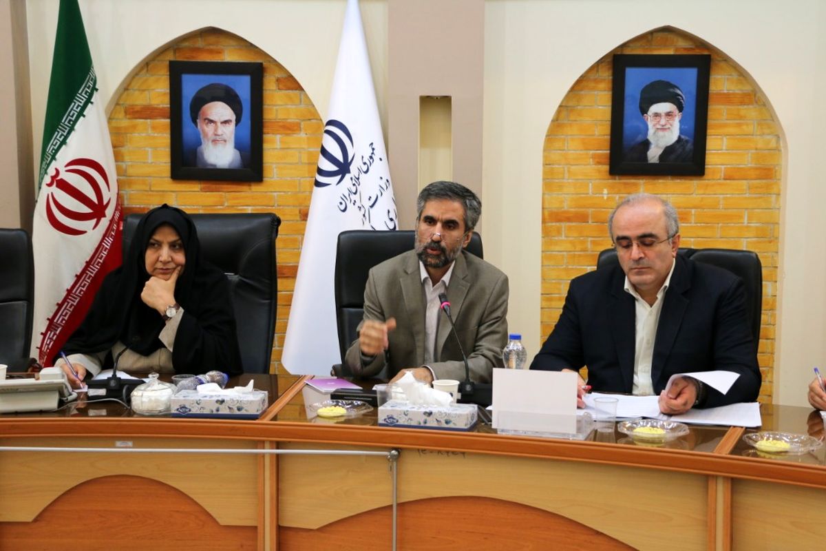 لزوم توجه به هم افزایی در بین کارکنان