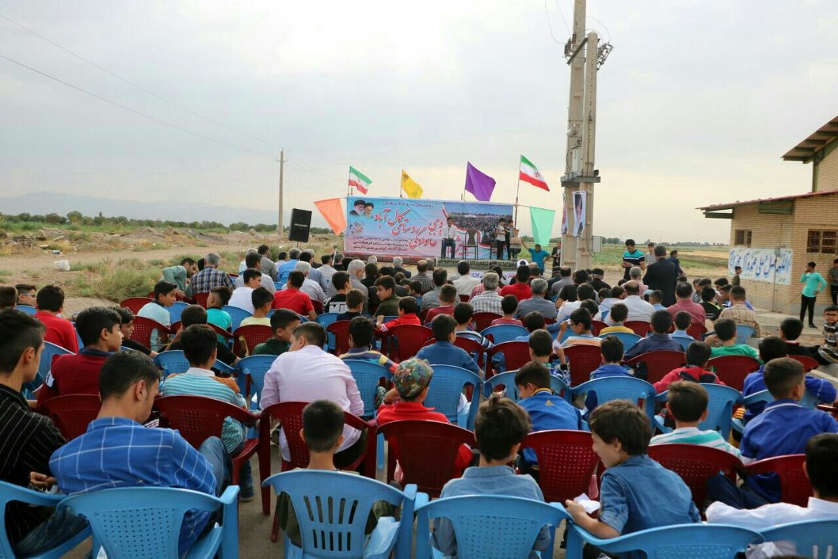 همایش پیاده روی خانوادگی در روستای کمال آباد از توابع استان قزوین برگزار شد