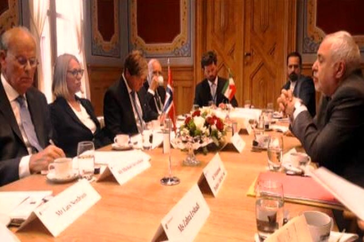دیدار ظریف با رئیس کمیسیون سیاست خارجی و دفاعی پارلمان نروژ