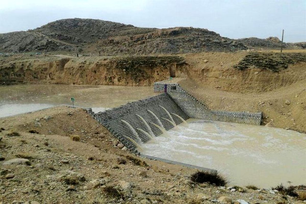 برنامه های هفته دولت در منابع طبیعی زنجان با کلنگ زنی ۳ بند چند منظوره سنگ و ملات به پایان رسید
