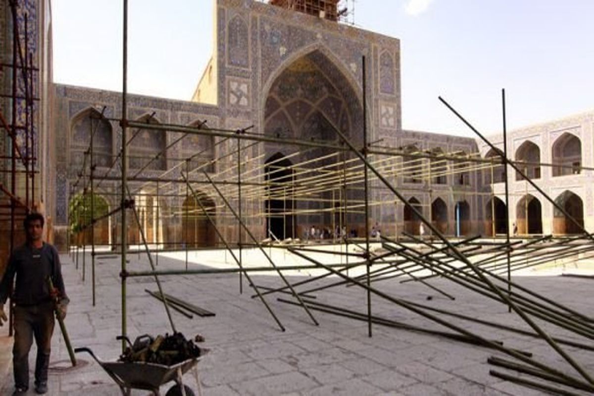 واکنش مدیرکل میراث فرهنگی به نصب داربست در مسجد امام/ مساجد تاریخی پاسخگوی نیازهای امروز نیستند