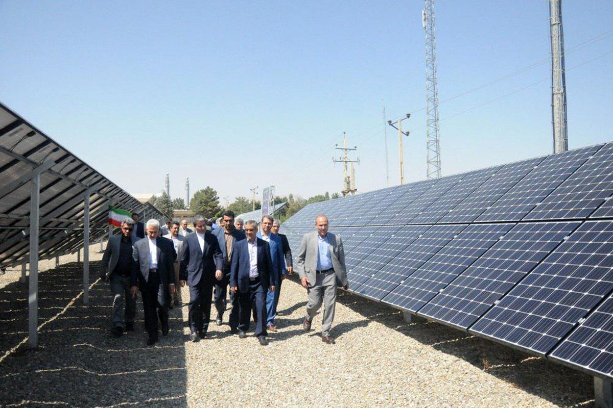 افتتاح نیروگاه خورشیدی  ۴۰۰ کیلوواتی دانشگاه ارومیه با حضور وزیر علوم