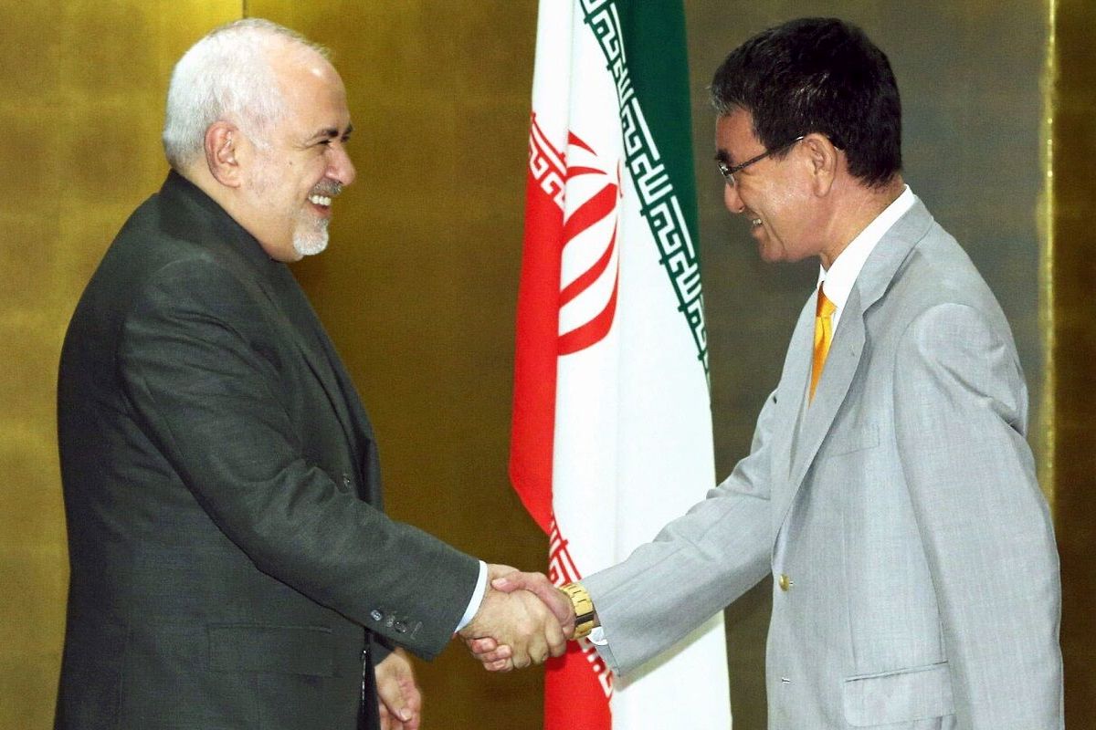 کاهش تنش‌ میان ایران و آمریکا از موضوعات گفتگوی ظریف و آبه