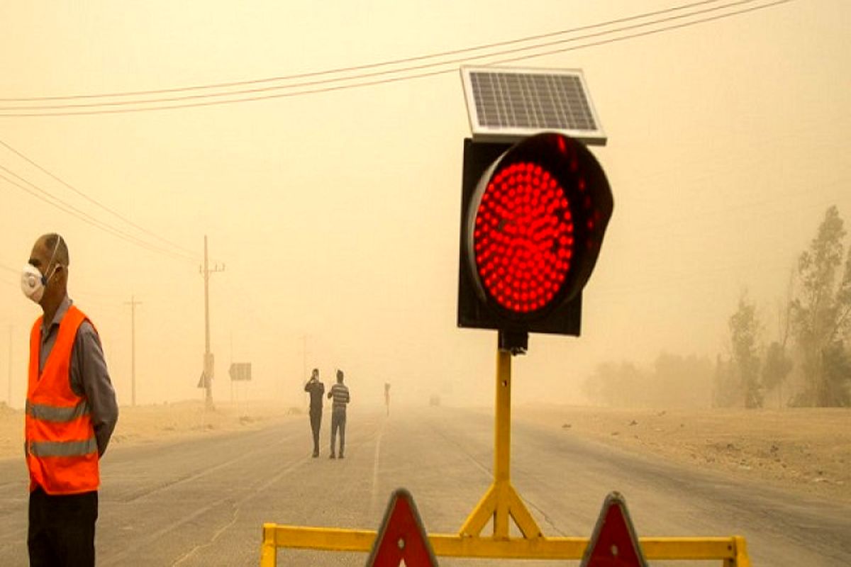 سرعت وزش باد در سیستان به ۱۰۴ کیلومتر بر ساعت رسید/ غلظت غبار در آسمان زابل، ۸ برابر حد مجاز