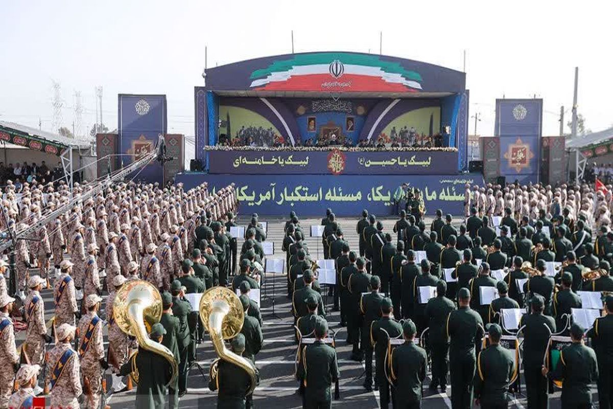 نمایش اقتدار دفاعی ایران در مراسم رژه نیروهای مسلح