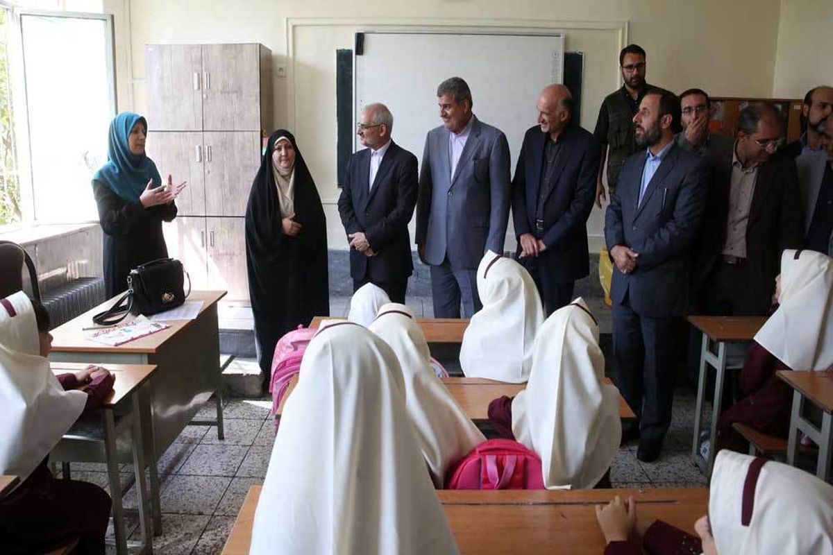 بازدید سرزده وزیر آموزش‌وپرورش از دو مدرسه دخترانه  شهر تهران