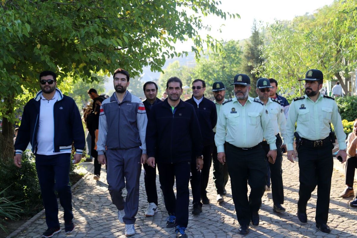 همایش بزرگ پیاده‌روی هفته نیروی انتظامی در همدان برگزار شد