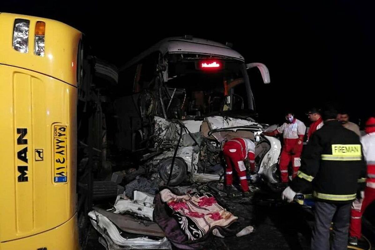 تصادف خودروها در قزوین سه کشته برجای گذاشت