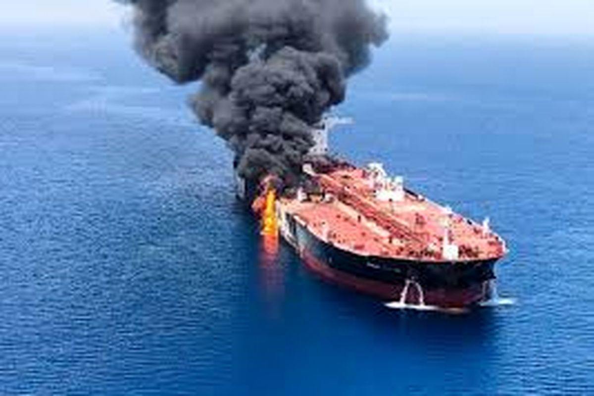 انفجار نفت‌کش ایرانی در دریای سرخ/ احتمال تروریستی بودن انفجار وجود دارد