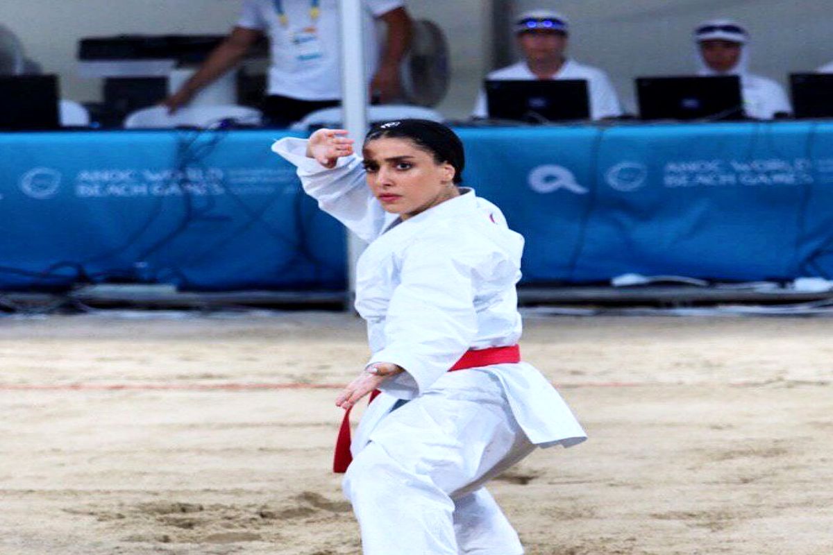 درخشش مدال نقره بازیهای ساحلی کاراته جهان بر گردن  فاطمه صادقی کاتاروی