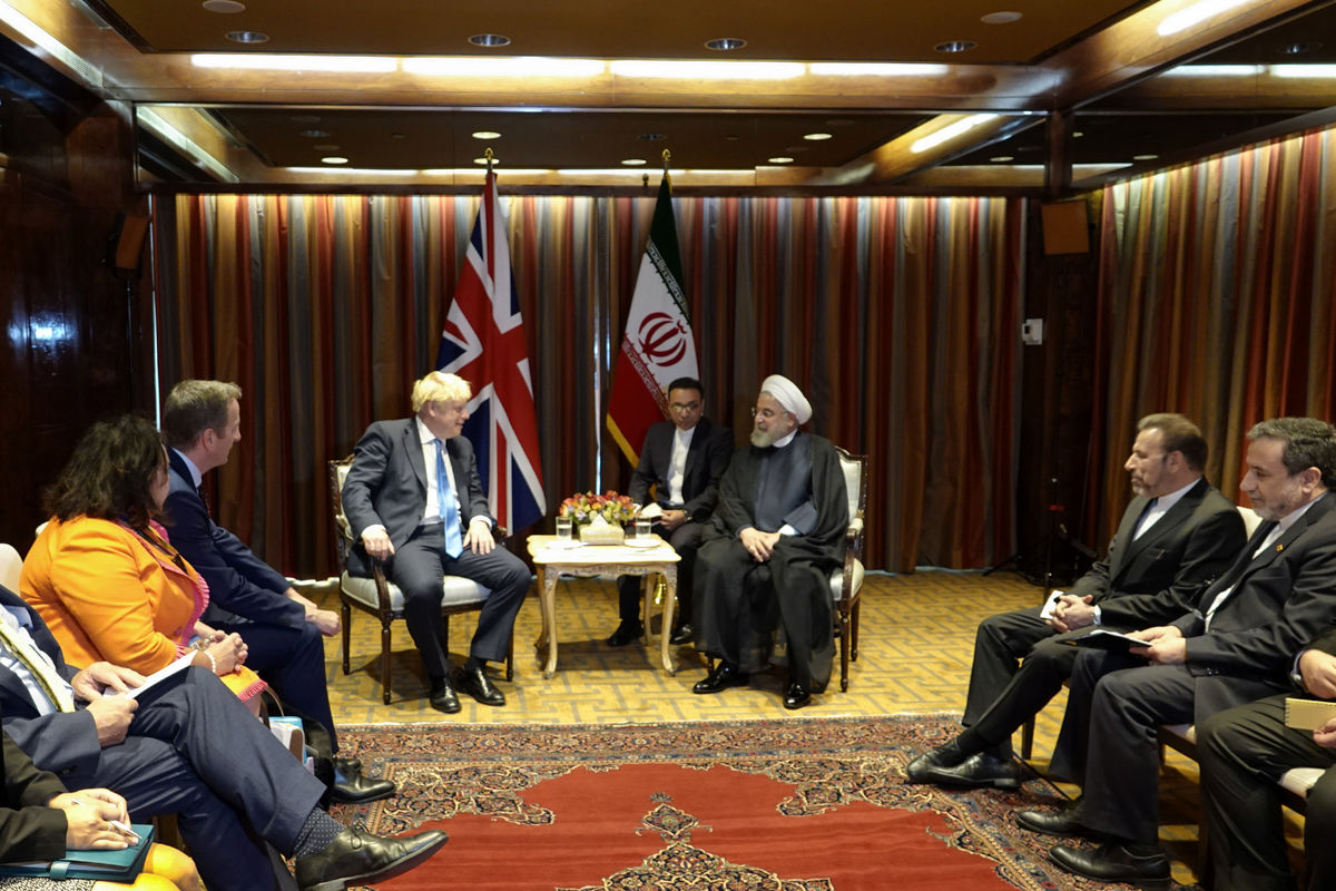 انتقاد دکتر روحانی از انگلیس به دلیل کوتاهی در اجرای تعهدات/ اروپا به تعهدات خود در برجام پایبند باشد/ همکاری کشورهای منطقه، تنها راه ثبات و امنیت پایدار در منطقه است
