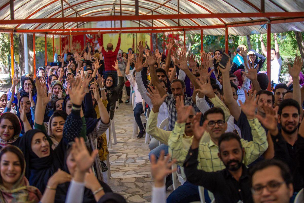 گرامیداشت ناشنوایان در باغ پردیس/ بیش از ۱۰ هزار نفر در استان اصفهان معلولیت شنوایی دارند